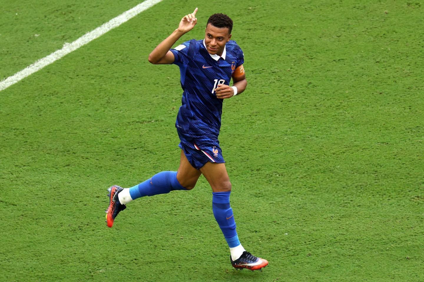 Mbappe vượt Messi, vươn lên dẫn đầu lịch sử ghi bàn World Cup