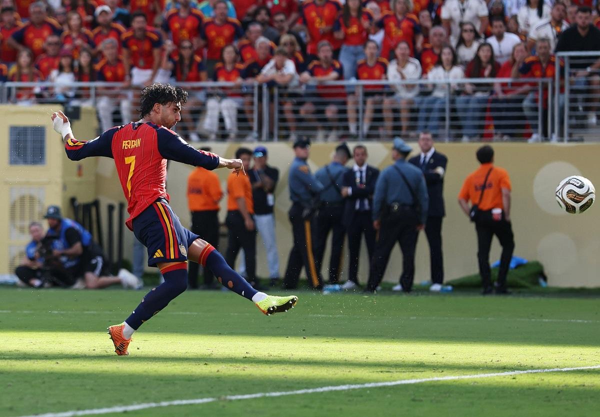 Lý do Simeone không thể ngăn cản Ferran Torres ghi bàn thắng quyết định chức vô địch