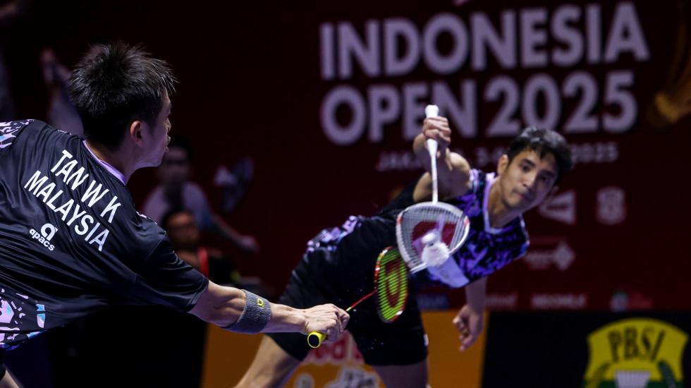 Giải cầu lông Indonesia Open 2025: Lão tướng Tan Wee Kiong vẫn trong cuộc săn đuổi thành công
