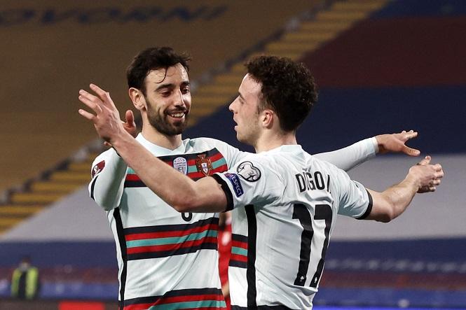 Diogo Jota làm lu mờ Cristiano Ronaldo ở tuyển Bồ Đào Nha
