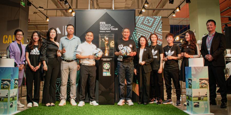 Cúp Vàng và trái bóng chính thức của World Cup nữ 2023 ra mắt tại Việt Nam