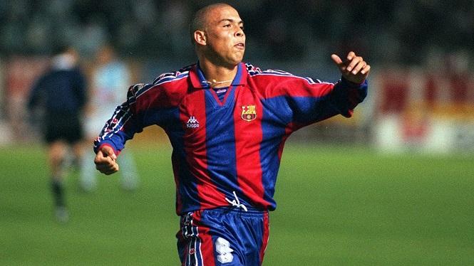 Barca bị người đại diện buộc tội làm bẽ mặt Ronaldo