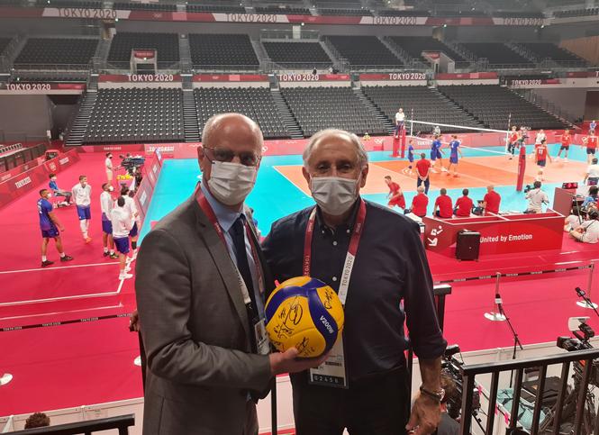 Những vị khách đặc biệt trên sân bóng chuyền Ariake Arena của Olympic Tokyo 2021