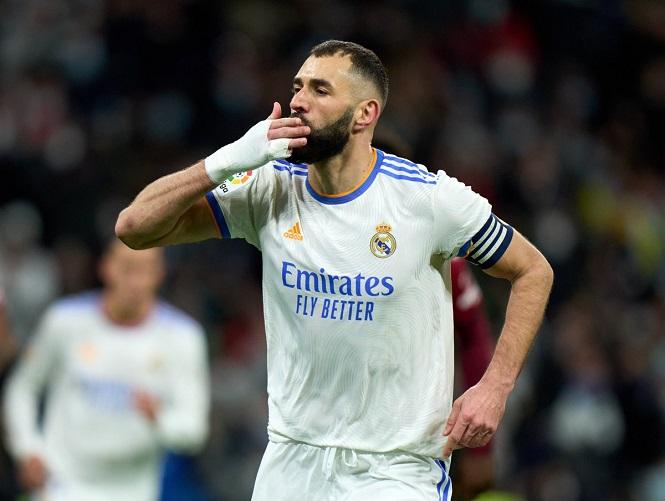 Benzema chinh phục đỉnh cao 300 bàn thắng với Real Madrid
