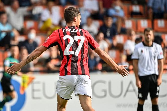 Daniel Maldini ghi bàn cho AC Milan, nhà Maldini lập kỷ lục