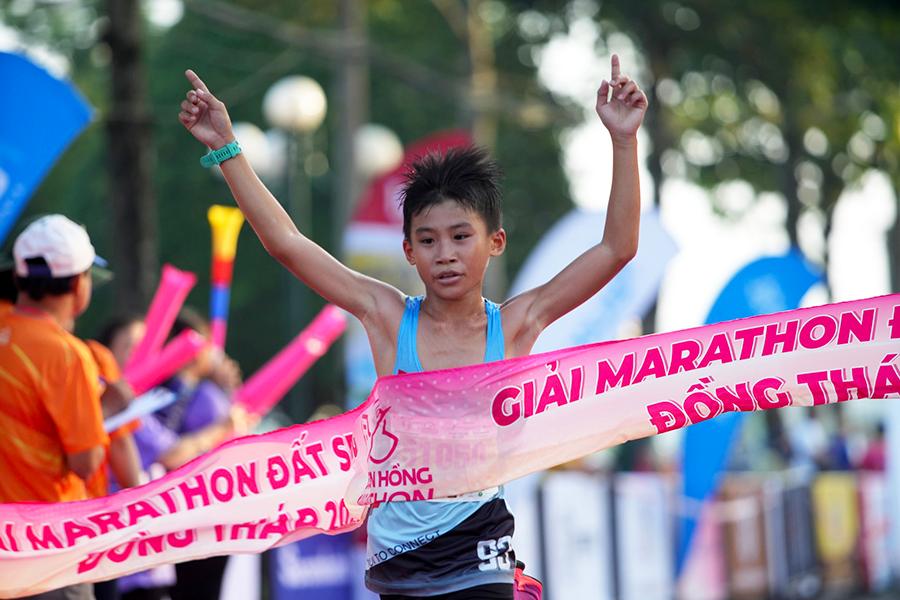 Đất Sen Hồng Marathon Đồng Tháp 2023 mở siêu ưu đãi mua một, tặng một bib trẻ em