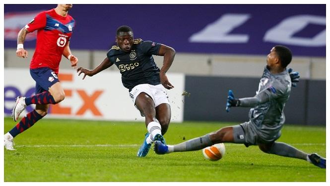 Tiền đạo chạy nhanh như Mbappe và bật cao như Ronaldo là ai?