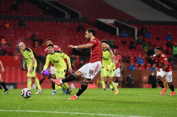 Fernandes sút phạt đền và phản ứng kỳ lạ của thủ môn Newcastle