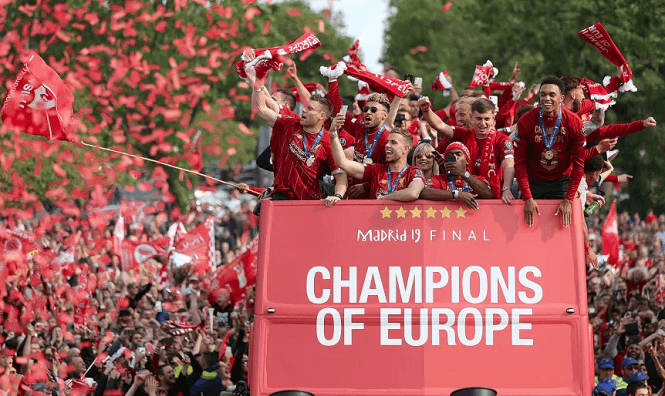 Bao giờ Liverpool diễu hành ăn mừng chức vô địch?