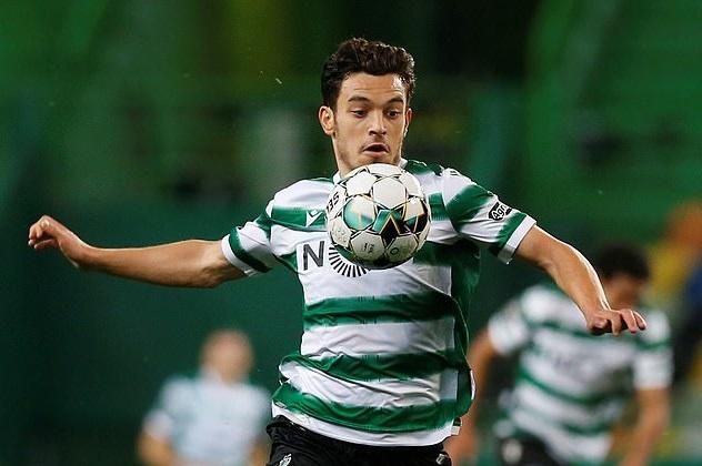 Liverpool săn tiền vệ ghi bàn “sung” như Bruno Fernandes