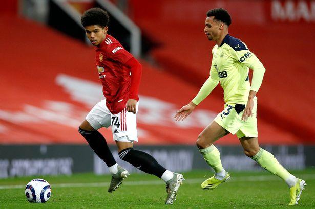 Tài năng tuổi teen của MU bị Man City gạt bỏ do tập với Barca