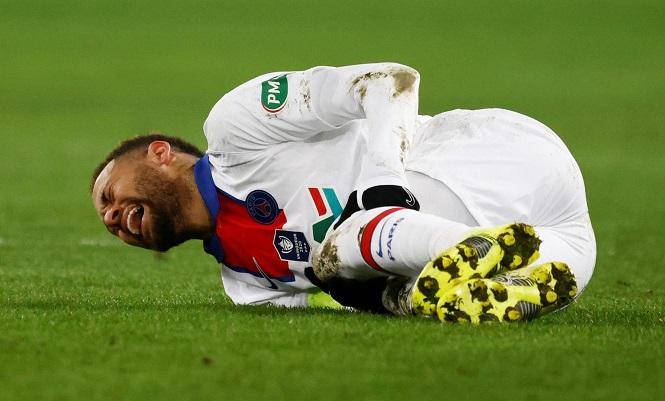 Neymar bị chỉ trích về “lời nguyền” chấn thương trước sinh nhật em gái