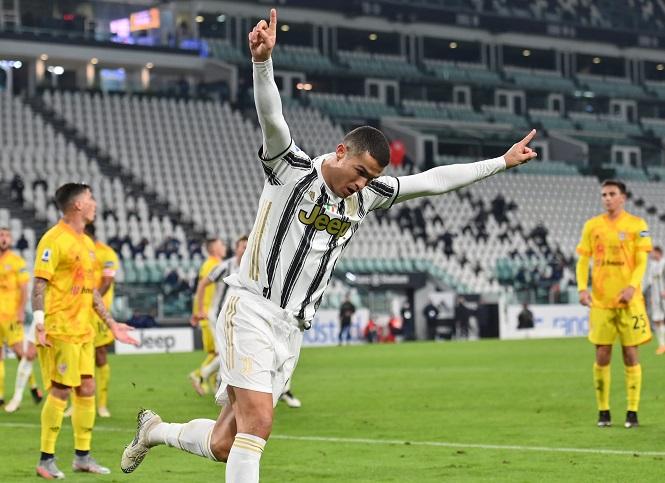 Ronaldo đã vượt qua thành tích ghi bàn của Pele như thế nào?