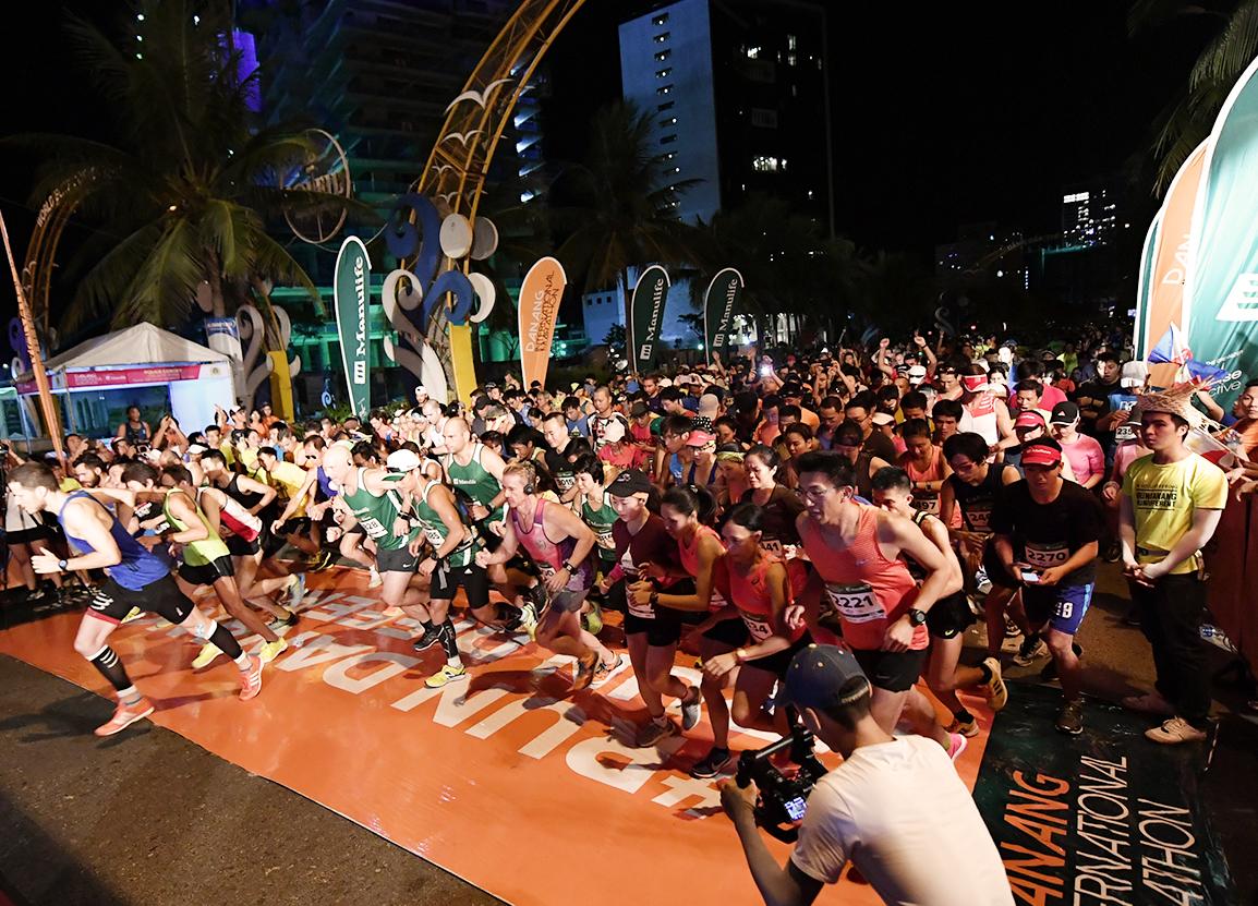Chạy Manulife Danang International Marathon 2020 lan tỏa thông điệp Việt Nam Có Thể