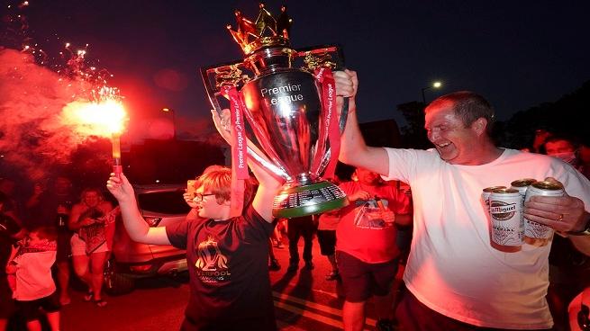 Liverpool thành công nhất nước Anh khi vượt MU về danh hiệu