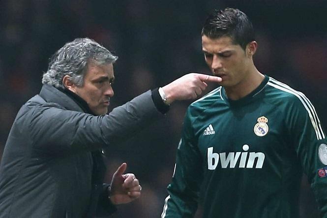 Ronaldo từng suýt khóc vì HLV Mourinho khi ở Real Madrid