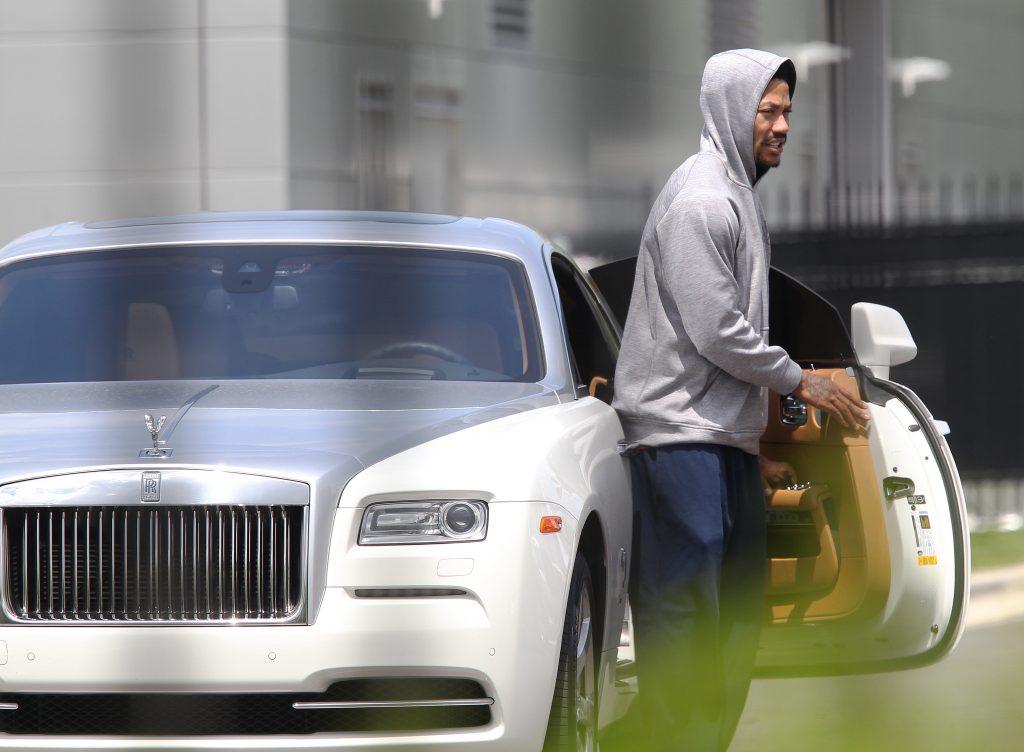Ký hợp đồng gần nửa tỷ đô, D.Rose vẫn không dám mua 1 chiếc Bentley