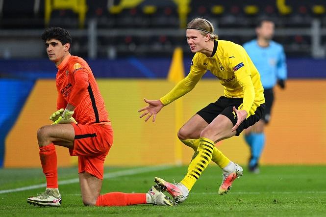 Erling Haaland lập kỷ lục ghi bàn ở tuổi 20 tại Champions League
