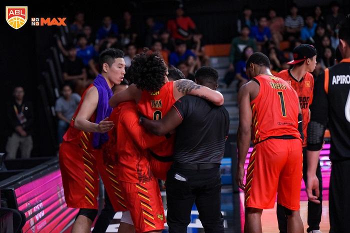 Khoa Trần chấn thương nhẹ hơn dự kiến, người hâm mộ Saigon Heat có thể thở phào