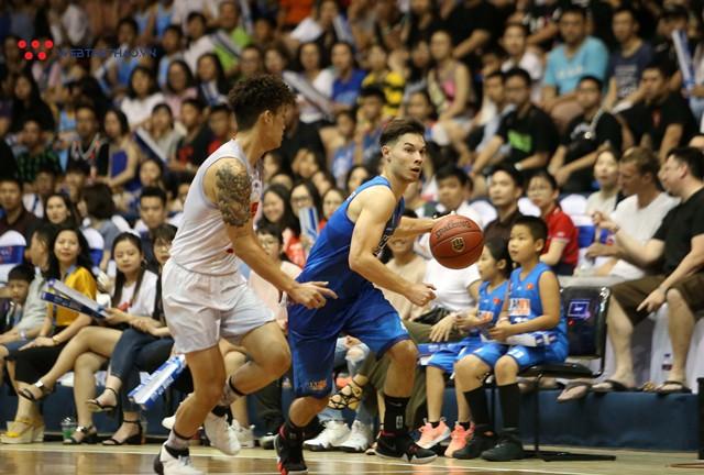 Hanoi Buffaloes gây sốc khi quyết định trade Vincent Nguyễn để lấy Henry Nguyễn