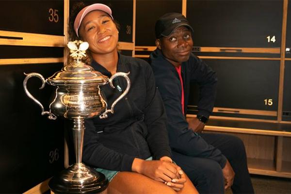 Cha già gây họa, Naomi Osaka phải trả thầy cũ hàng triệu đô?