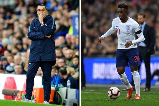 CĐV Chelsea khẩn cầu Sarri làm một điều sau khi Hudson-Odoi làm nên lịch sử ở ĐT Anh