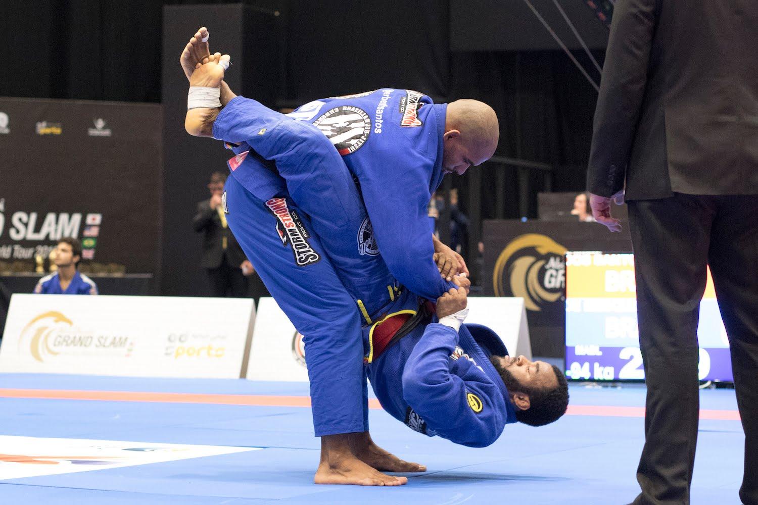 Luật thi đấu Ju-jitsu Quốc tế: Các tình huống phạm lỗi nghiêm trọng