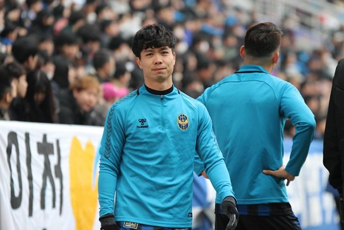 Công Phượng gặp khó ở Incheon: Khó khăn luận anh hùng!