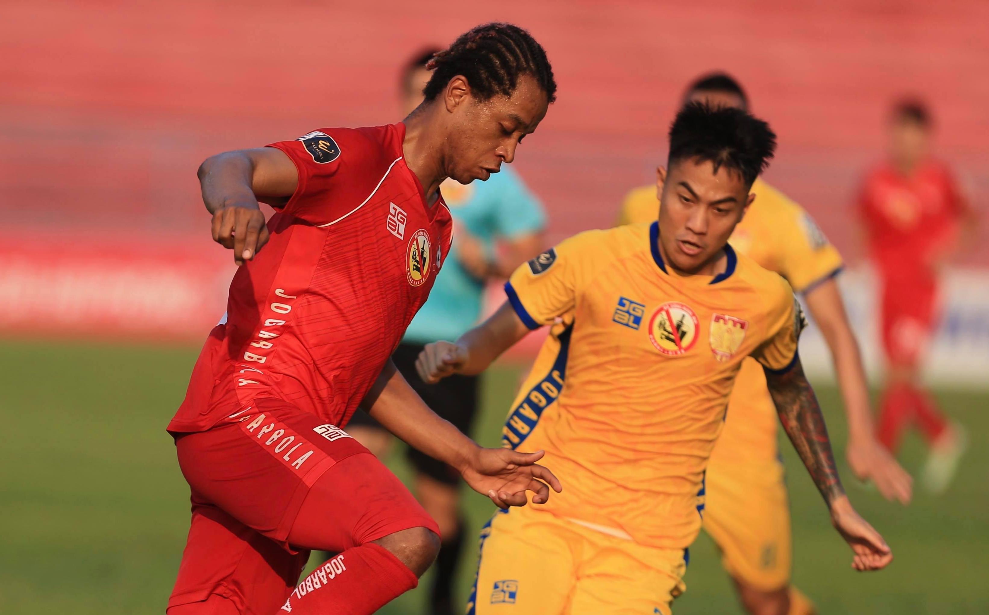 Kết quả V.League 2019 (18/5): SLNA xứng danh “Vua hòa”, Thanh Hóa suýt gây bất ngờ