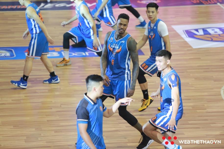 Mike Bell bất ngờ tái xuất cùng Hanoi Buffaloes