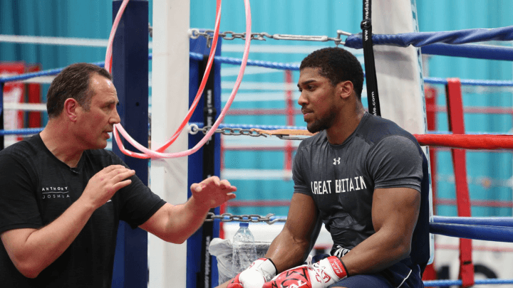 Anthony Joshua quyết không thay đổi HLV