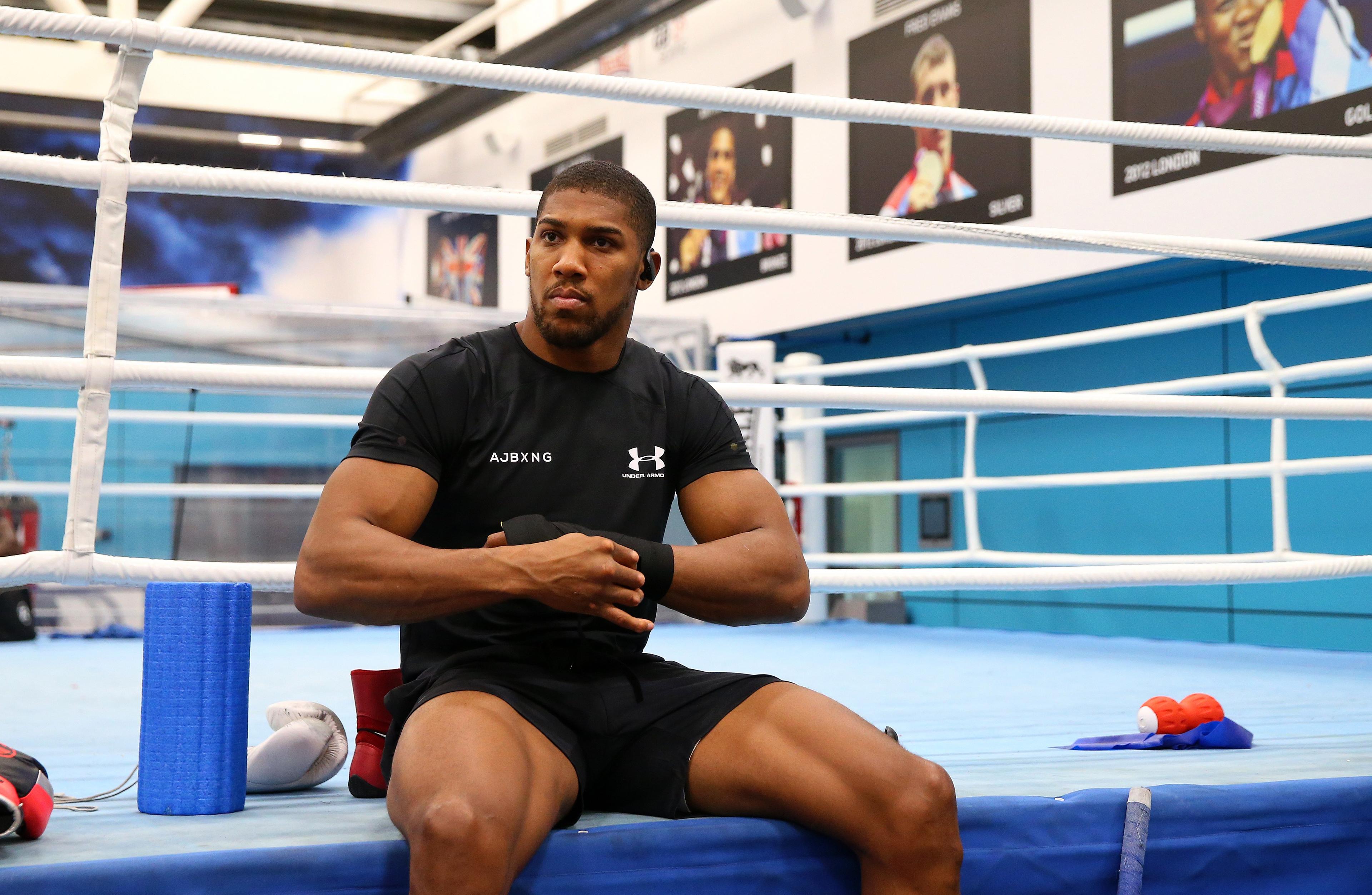 Anthony Joshua giảm hẳn cơ bắp trong quá trình chuẩn bị cho trận tái đấu