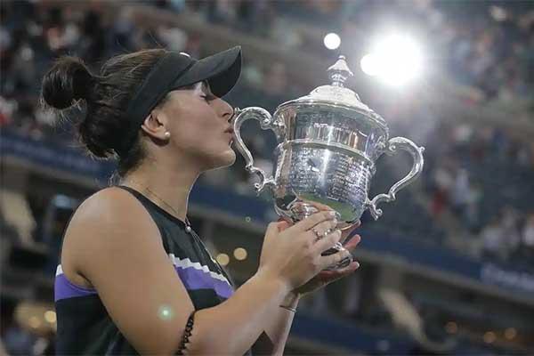 Bianca Andreescu đi vào lịch sử, Serena Williams bất lực trước cột mốc 24