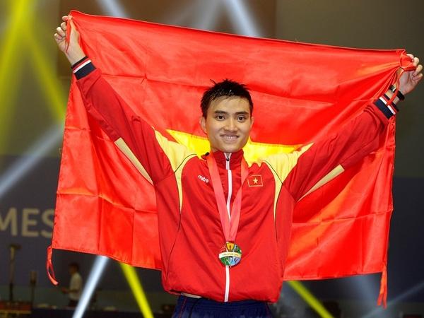 Vũ Thành An cầm cờ Việt Nam lần thứ tư liên tiếp