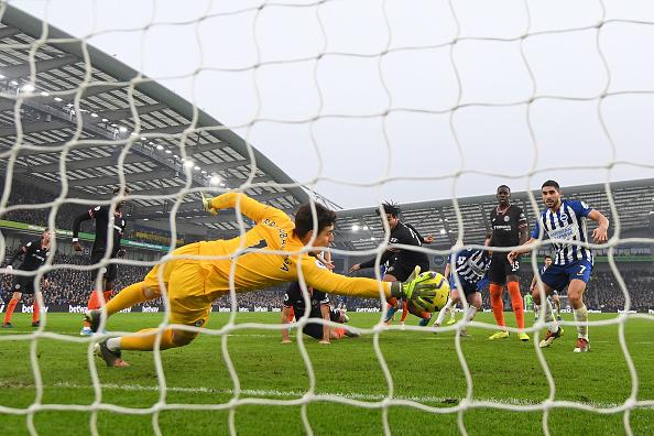 Kepa không lu mờ trước khung gỗ Chelsea dù lọt lưới từ siêu phẩm