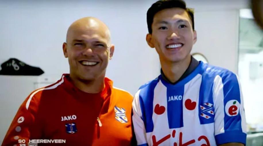 HLV Jansen bác bỏ nhận định Văn Hậu không có tương lai ở Heerenveen
