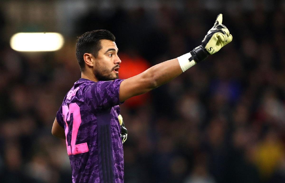 De Gea bị cảnh báo về vị trí ở MU sau màn trình diễn của Romero