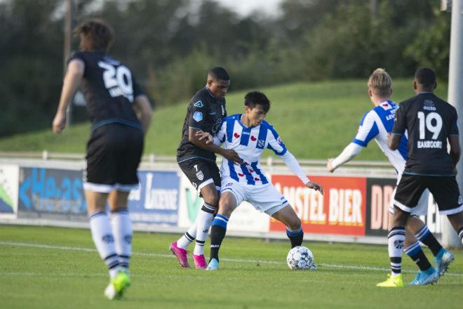 Báo Hà Lan: Heerenveen phát triển thiếu cân bằng do trả lương quá cao cho Văn Hậu