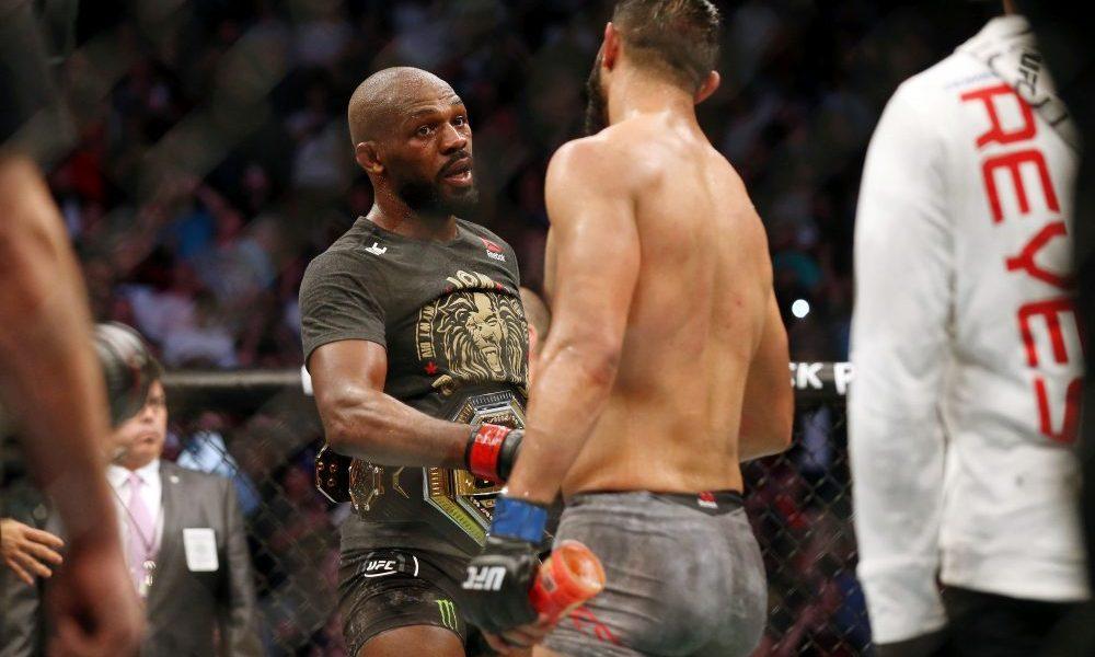 Jon Jones úp mở khả năng vào WWE