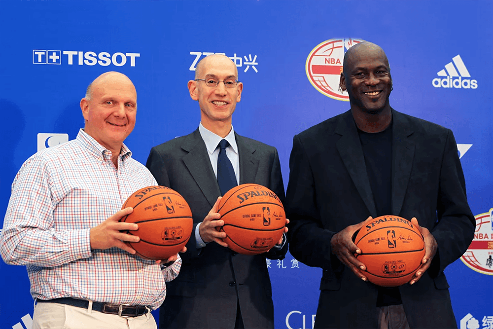 Điểm danh 5 chủ sở hữu đội bóng giàu nhất NBA