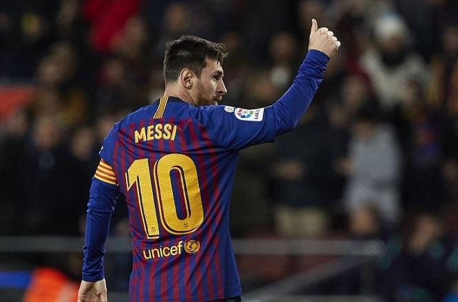 Messi được HLV huyền thoại bảo vệ bằng sự so sánh kỳ lạ