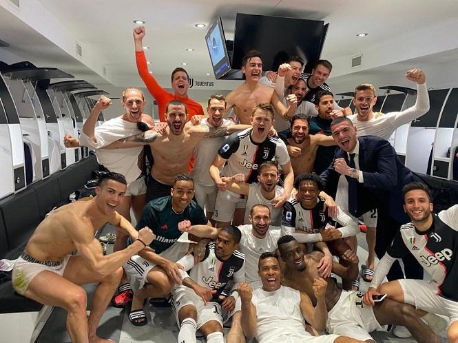 Bức ảnh ăn mừng có Ronaldo gây ra sợ hãi khi Rugani nhiễm Covid-19