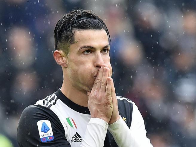 Sức khỏe của Ronaldo ở Bồ Đào Nha thế nào trong mối lo COVID-19?