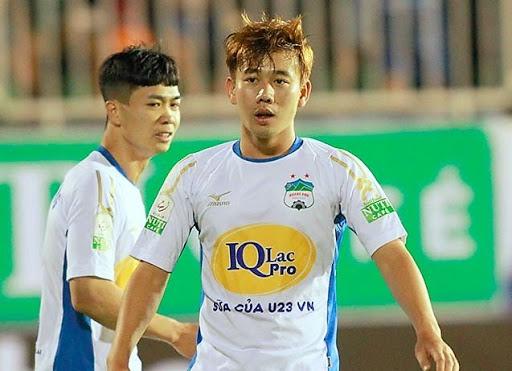 Minh Vương thực hiện thử thách tâng giấy vệ sinh hay không kém Công Phượng