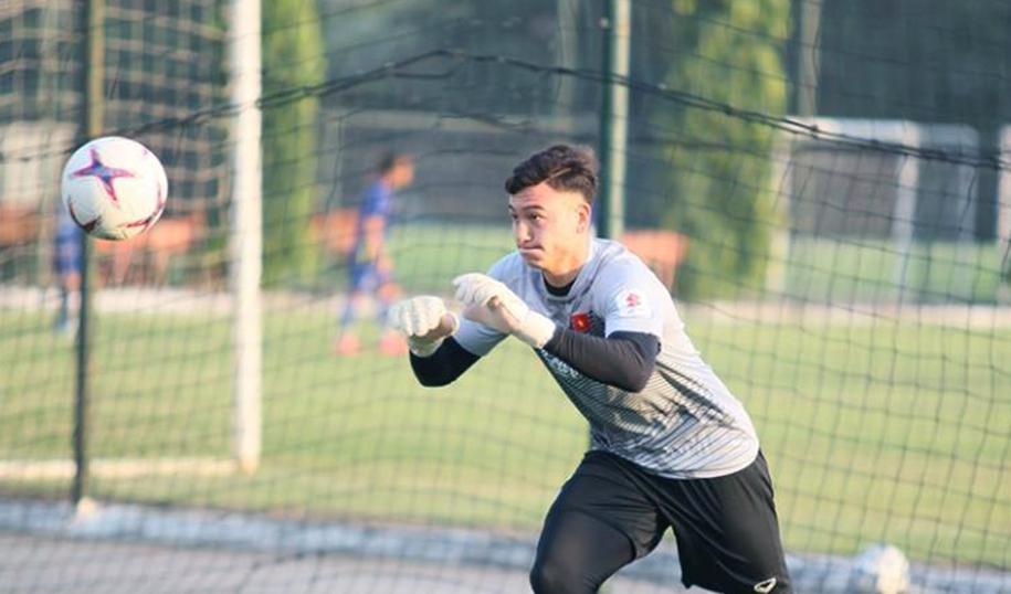 Muang Thong United tiết lộ lý do sốc đẩy Văn Lâm lên ghế dự bị