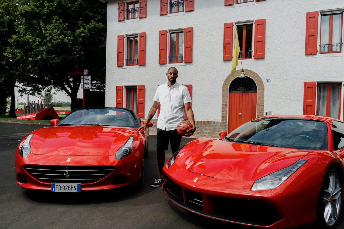 Kobe Bryant từng tự thưởng siêu xe Ferrari sau khi ghi 81 điểm
