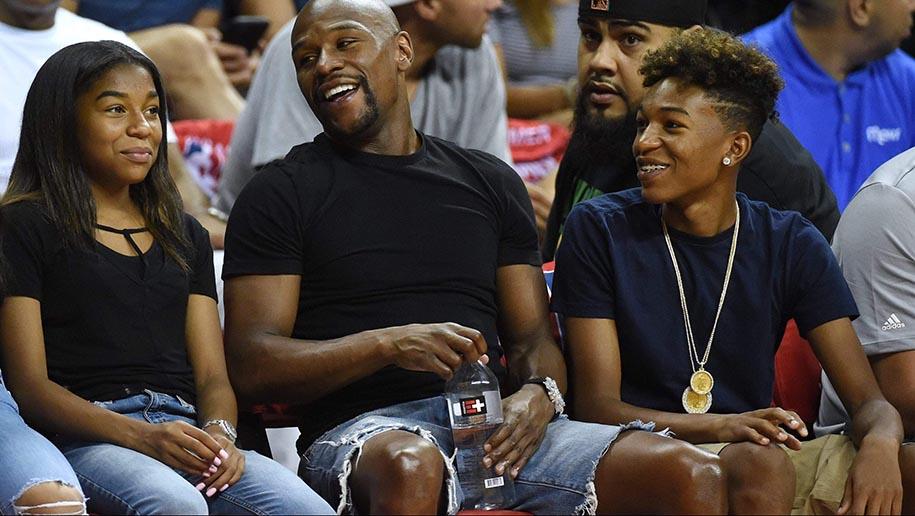 Lộ thêm tình tiết vụ con gái Mayweather đâm trọng thương tình địch