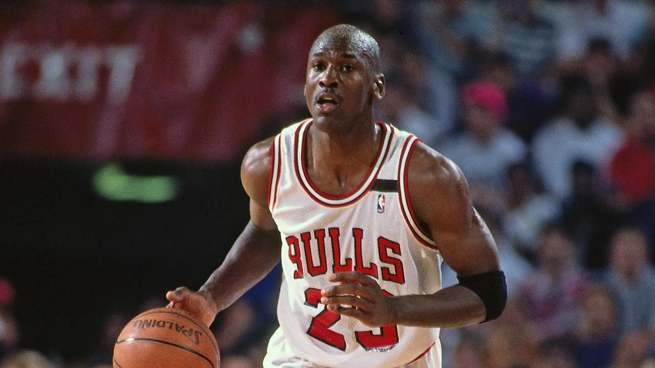Michael Jordan suýt phải giải nghệ ngay sau mùa giải tân binh