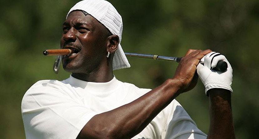 Michael Jordan từng cho Tổng thống Mỹ "leo cây" để đi chơi với ... ông trùm