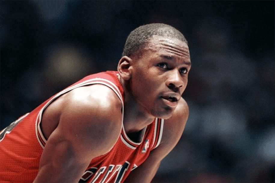 Không rượu chè hay hút sách, Michael Jordan mẫu mực đến không ngờ trong The Last Dance